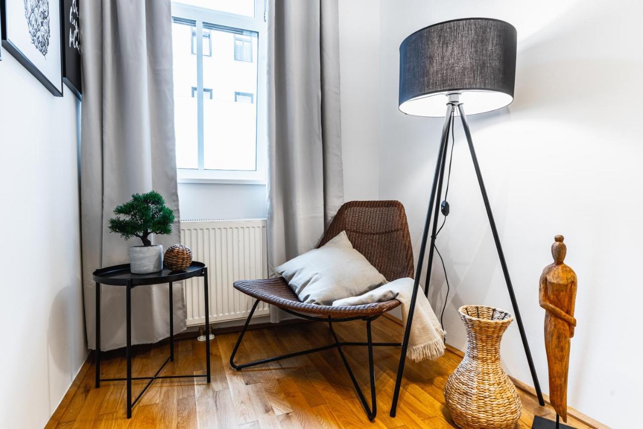 Stylish Designed Apartment In A Calm District Wien Exteriör bild