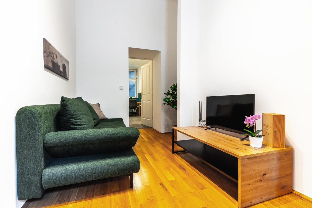 Stylish Designed Apartment In A Calm District Wien Exteriör bild