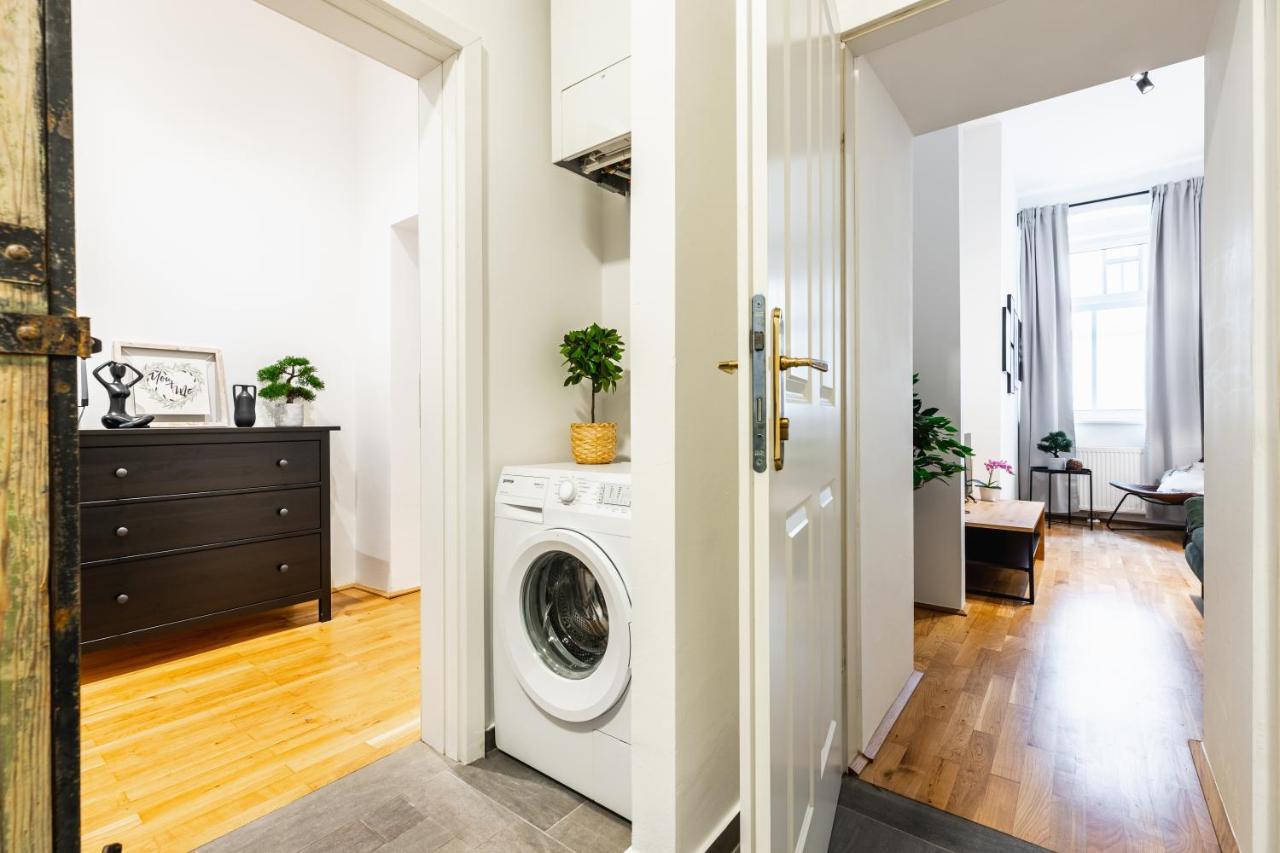 Stylish Designed Apartment In A Calm District Wien Exteriör bild