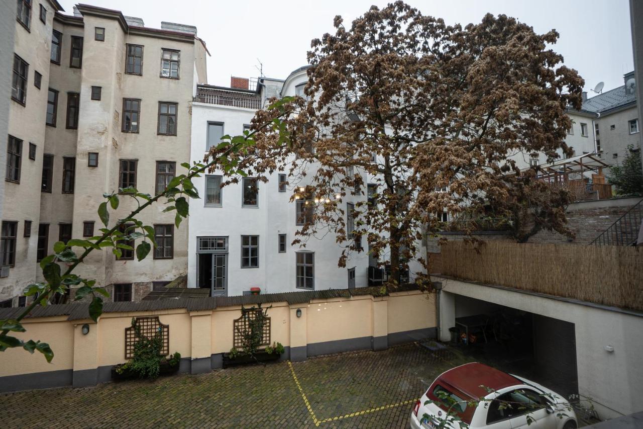 Stylish Designed Apartment In A Calm District Wien Exteriör bild